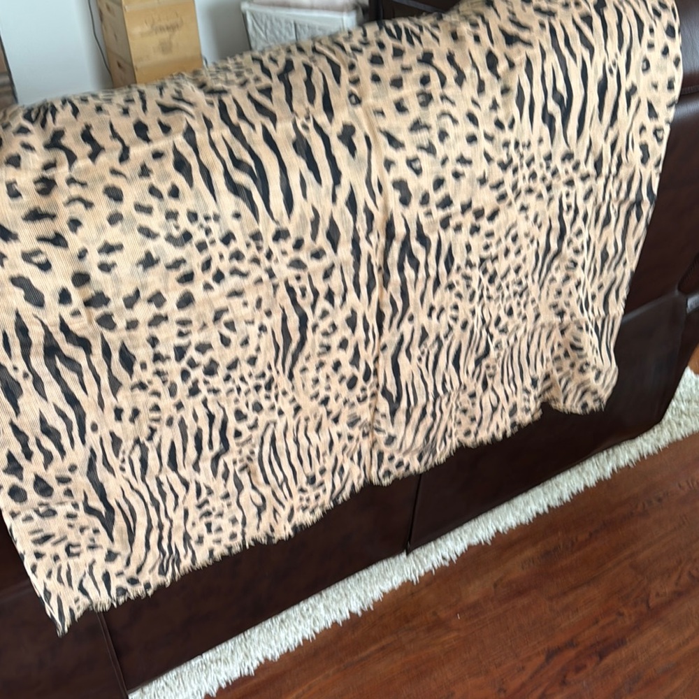 Madewell Scarf Sarong Blanket - Picture 2 of 6
